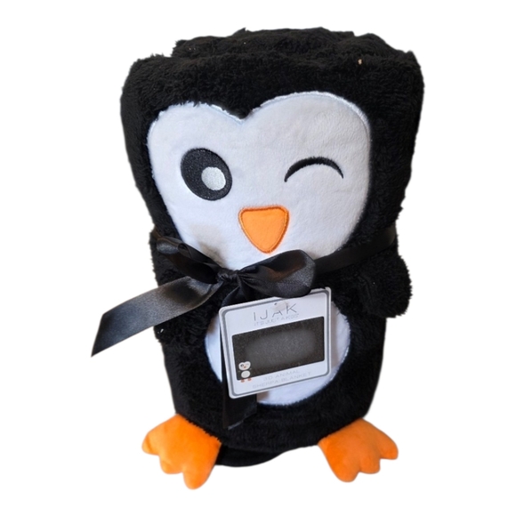 Ijak Other - IJAK “It’s Just A Kiss” Penguin 3D Animal Sherpa Blanket NWT Plush Throw Medium